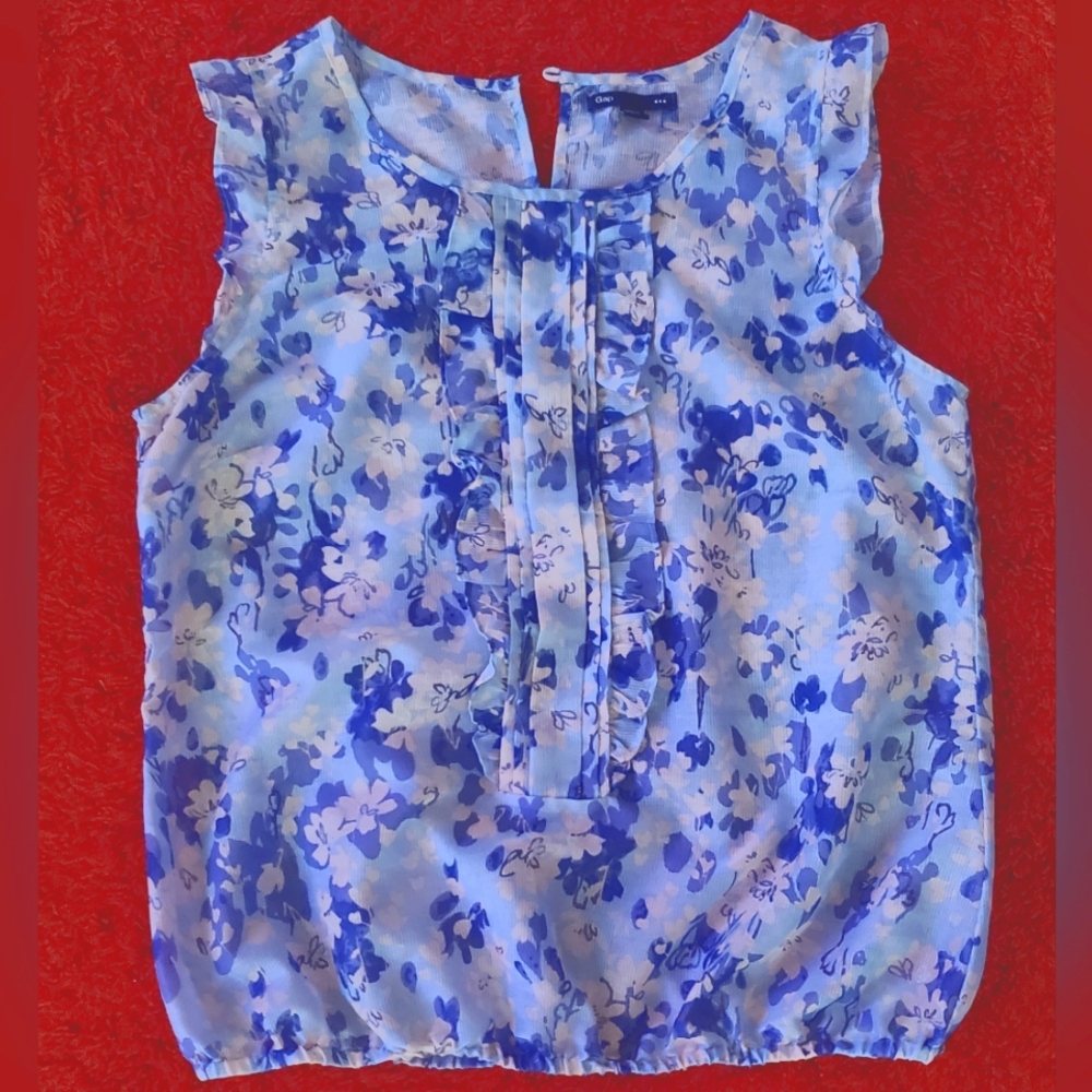 GAP Summer Blouse 🌿 Ruffled Bib • Light & Airy • Chic